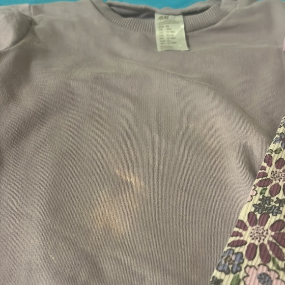 Zara/ H&M purple sweatshirt and floral pants - Picture 3 of 5